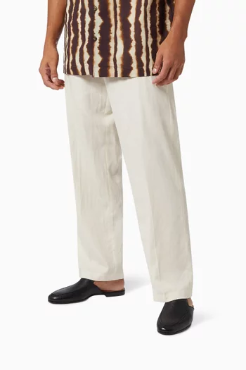 B677 Mules in Grained Leather