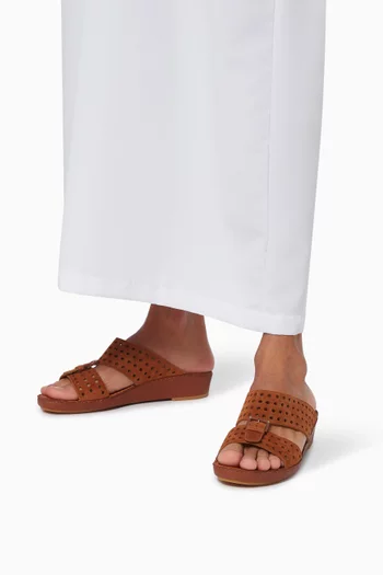 حذاء مفتوح تشينغيا شمواه بثقوب