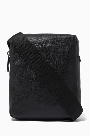 Crossbody Bag in Recycled Faux Leather 