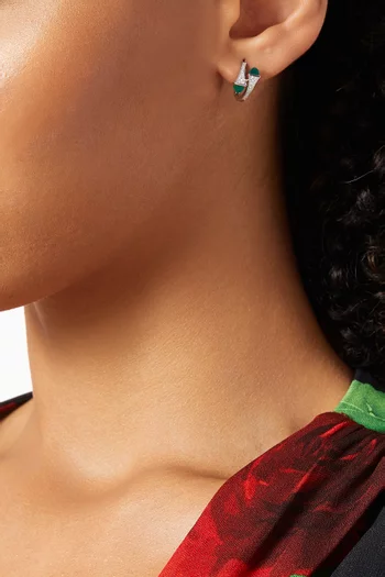 أقراط كلوي دائرية صغيرة مرصعة بالماس وعقيق أخضر ذهب أبيض عيار 18