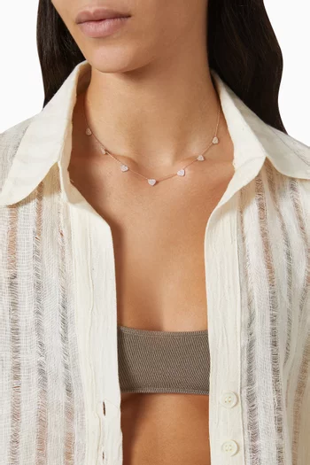 قلادة بحلي على شكل قلب مرصعة بالكريستال