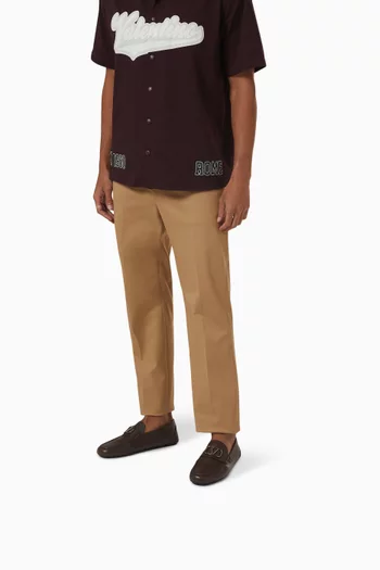 حذاء درايفر فالنتينو غارافاني بشعار حرف V جلد عجل