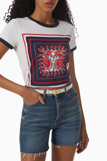 حزام فالنتينو غارافاني بشعار حرف V ووجهين جلد عجل لامع