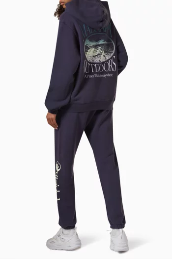 Outdoors Printed Hoodie in Cotton-fleece