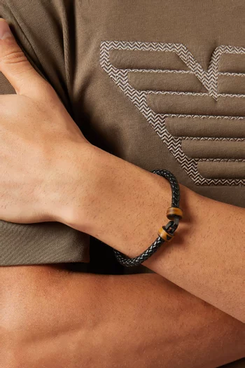 سوار ترند بشعار الماركة الشهير نحاس