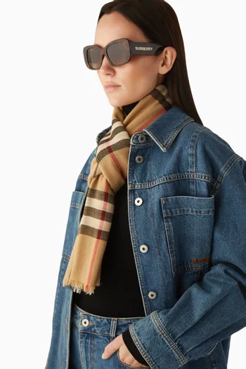 نظارة شمسية بإطار مربع أسيتات