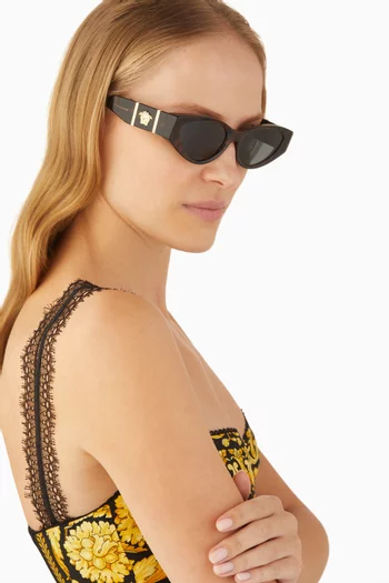 Cat-eye Medusa Sunglasses in Acetate