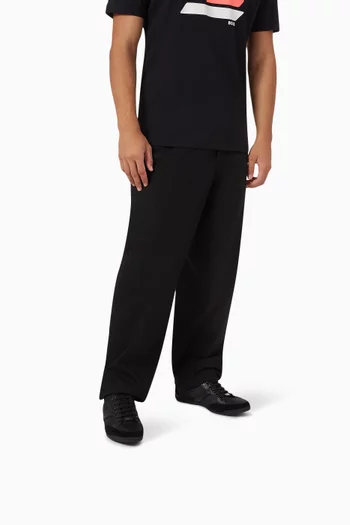 سنيكرز بخامات مختلفة شمواه وجلد صناعي