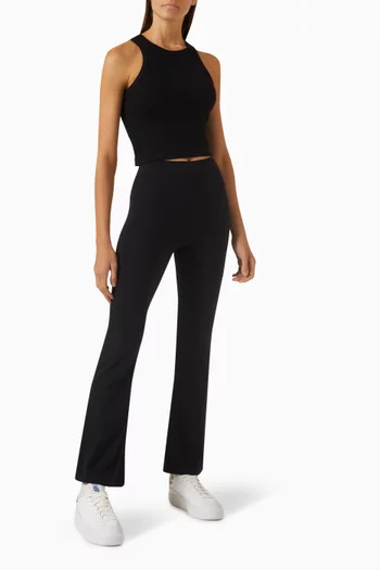 بلوزة كيكي قصيرة بلا أكمام من نسيج مضلع