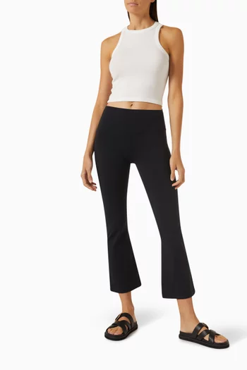 بلوزة كيكي قصيرة بلا أكمام من نسيج مضلع