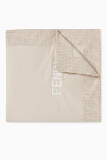 بطانية بشعار الماركة جيرسيه