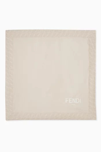 بطانية بشعار الماركة جيرسيه