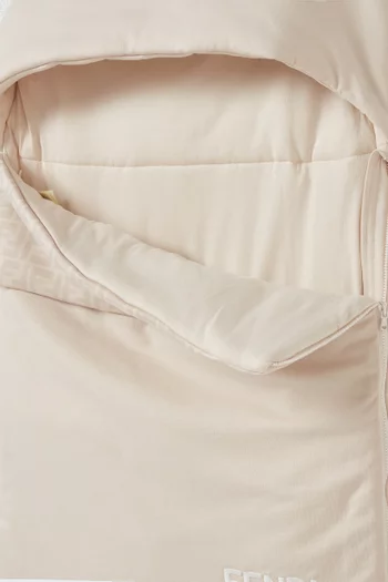 كيس نوم بشعار الماركة جيرسيه