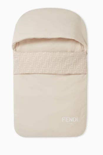 كيس نوم بشعار الماركة جيرسيه