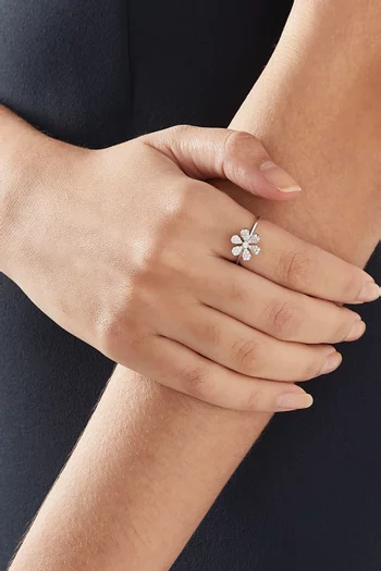 Flora Diamond Ring in 18kt White Gold