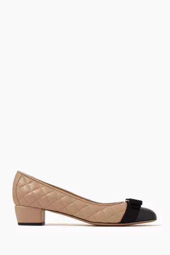 Vara Bow 30 Round-toe Pumps in Quilted Nappa