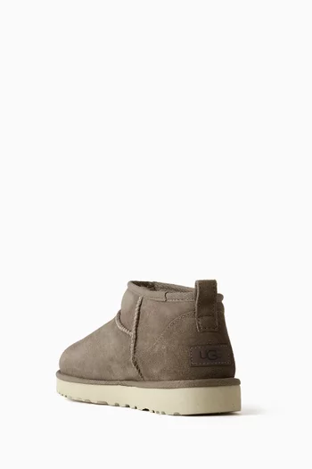 حذاء بوت كلاسيكي قصير للغاية شمواه