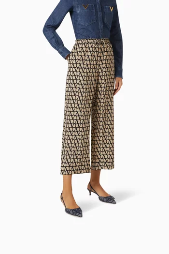 Valentino Garavani VLOGO Signature 40 Slingback Pumps in Jacquard Denim & Leather