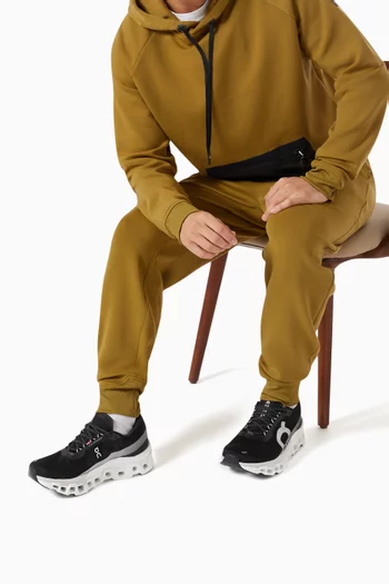 Cloud X 4 Sneakers in Mesh