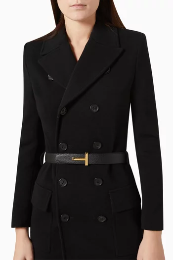 حزام بشعار حرف T جلد بارز الملمس