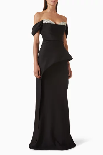 فستان سهرة بأكتاف مكشوفة وتطريزات سكوبا