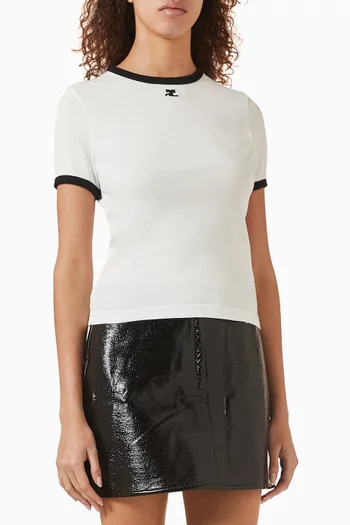 تي شيرت بشعار الماركة وحواف بلون مغاير قطن