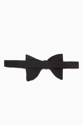 Bow Tie in Silk Crepe