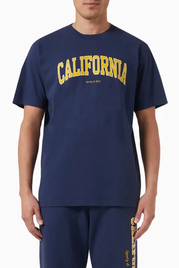 تي شيرت بطبعة California وشعار الماركة قطن