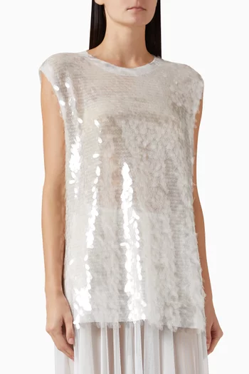 بلوزة بقصة بويفريند ومطرزة بالترتر