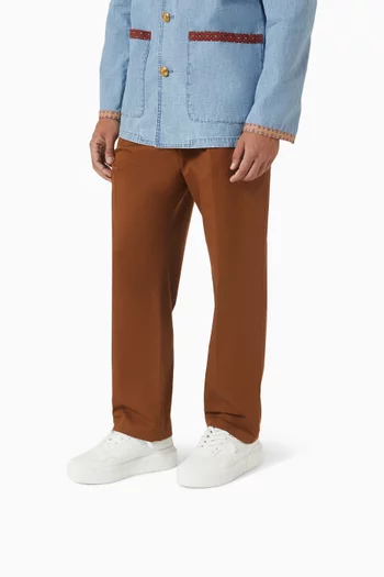 سنيكرز بحلية هرمية كبيرة جلد