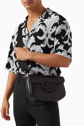 Valentino Garavani Shoulder Bag in Leather