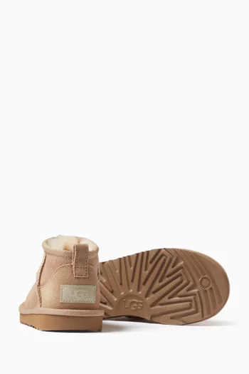 حذاء بوت كلاسيك قصير للغاية شمواه