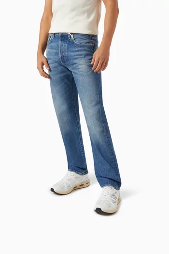 سنيكرز فالنتينو غارافاني إيزي جوج بحرف V جلد وقماش