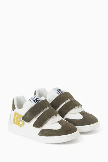 سنيكرز أسفل الكاحل مقسم بألوان جلد