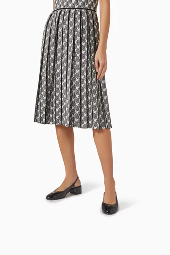 حذاء كلاسيك مفتوح من الخلف بسير وغطاء على المقدمة وكعب 45 مم جلد