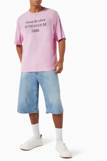 شورت برمودا بقصة فضفاضة دينم