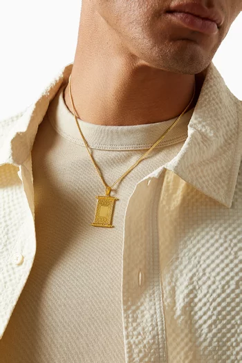 قلادة اينشنت سكرول فضة إسترلينية مطلية بالذهب