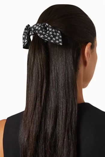 ربطة شعر بشعار حرفي CC حرير غير مستعملة