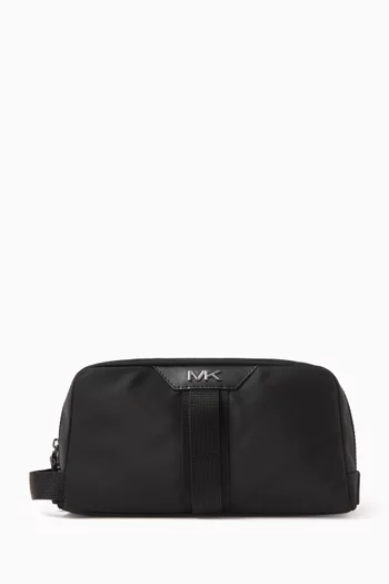 حقيبة مستحضرات العناية الشخصية بروكلين نايلون معاد تدويره