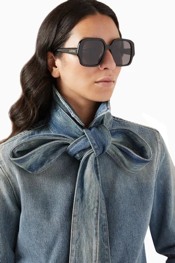 نظارة شمسية كبيرة بإطار مربع رفيع أسيتات