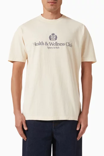 تي شيرت بطبعة Health & Wellness وشعار الماركة قطن