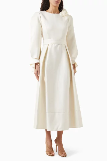 فستان متوسط الطول بأساور كشكش