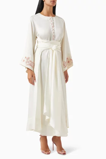 فستان طويل مطرز بخصر ملفوف