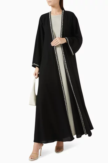 طقم عباية مطرزة
