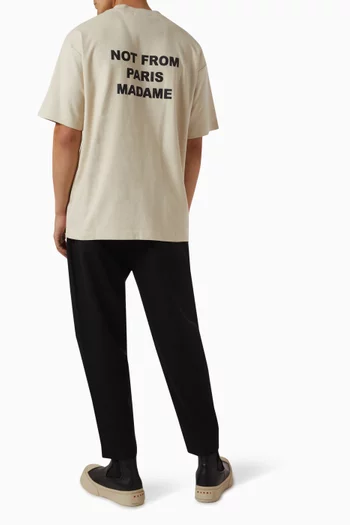 تي شيرت بشعار الماركة قطن