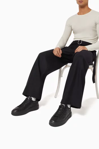 سنيكرز اتش سترايبس جلد