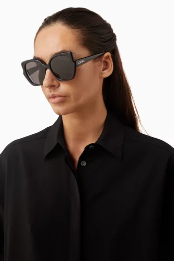 نظارة شمسية كبيرة بإطار رفيع أسيتات