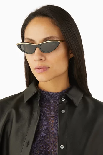Cat-eye Sunglasses in Acetate