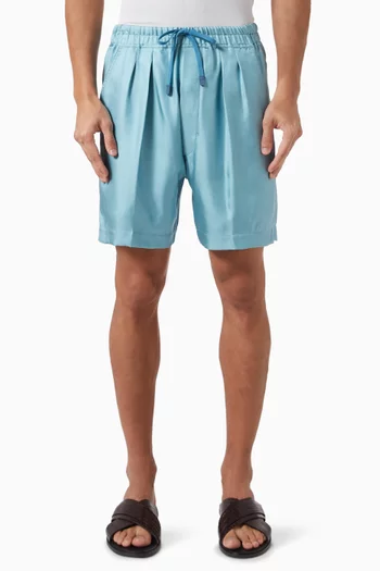 Pleated Shorts in Silk Twill