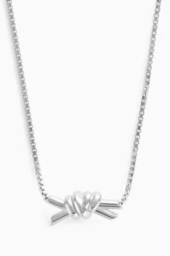 قلادة بتصميم عقدة فضة إسترلينية